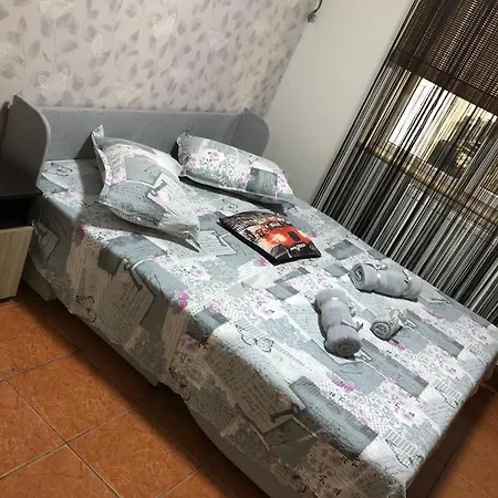 Poporului House Πανσιόν
