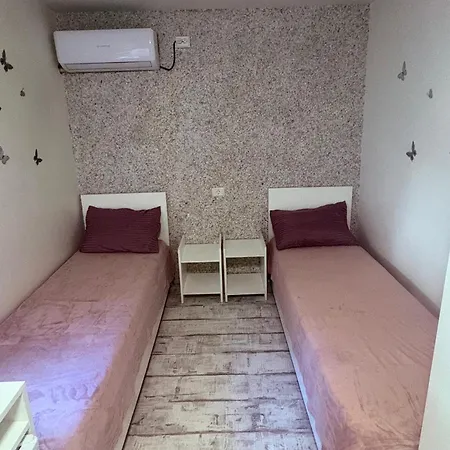 Poporului House Гостевой дом *