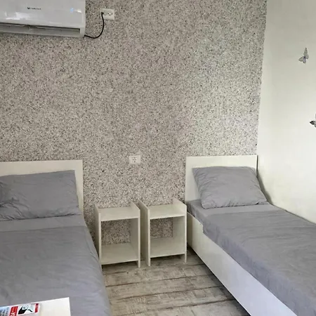 Pensión Poporului House